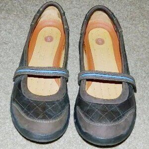 Women's CLARKS Unstructured Un.Earth Size 10.5 10½ Medium M Brown Mary Janes